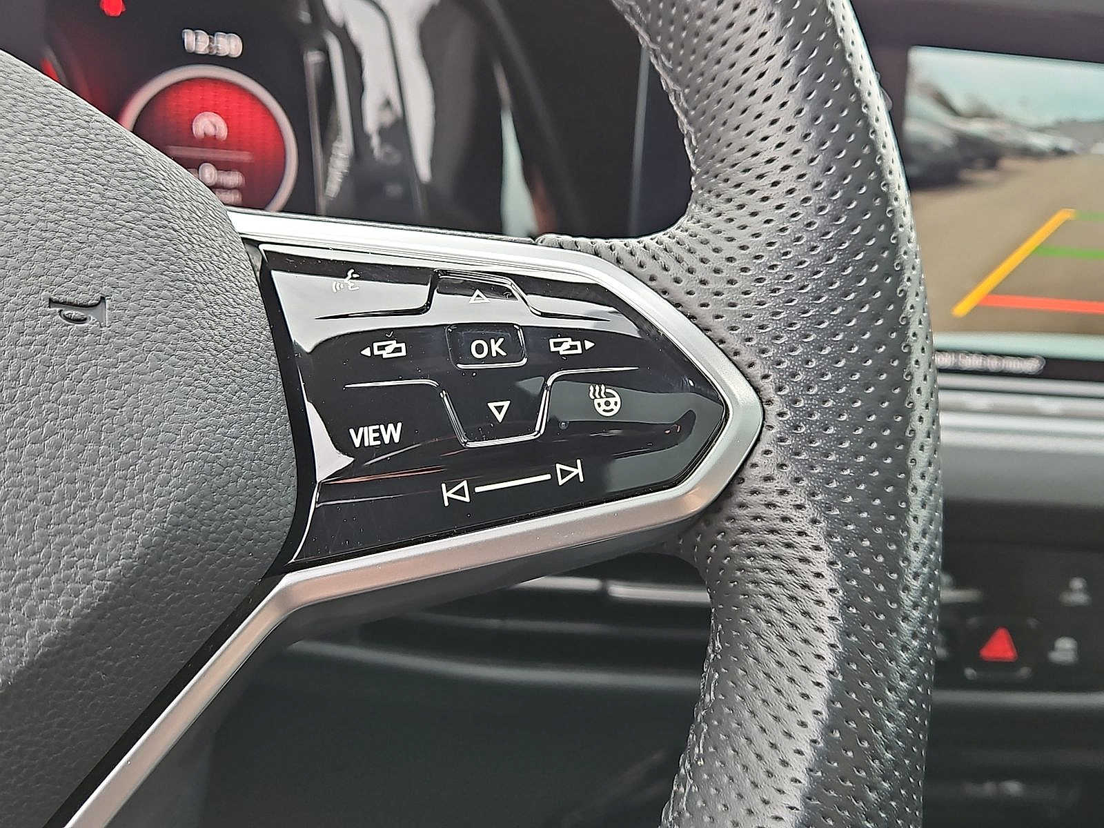 Thumbnail: 2023 Volkswagen Golf - 18