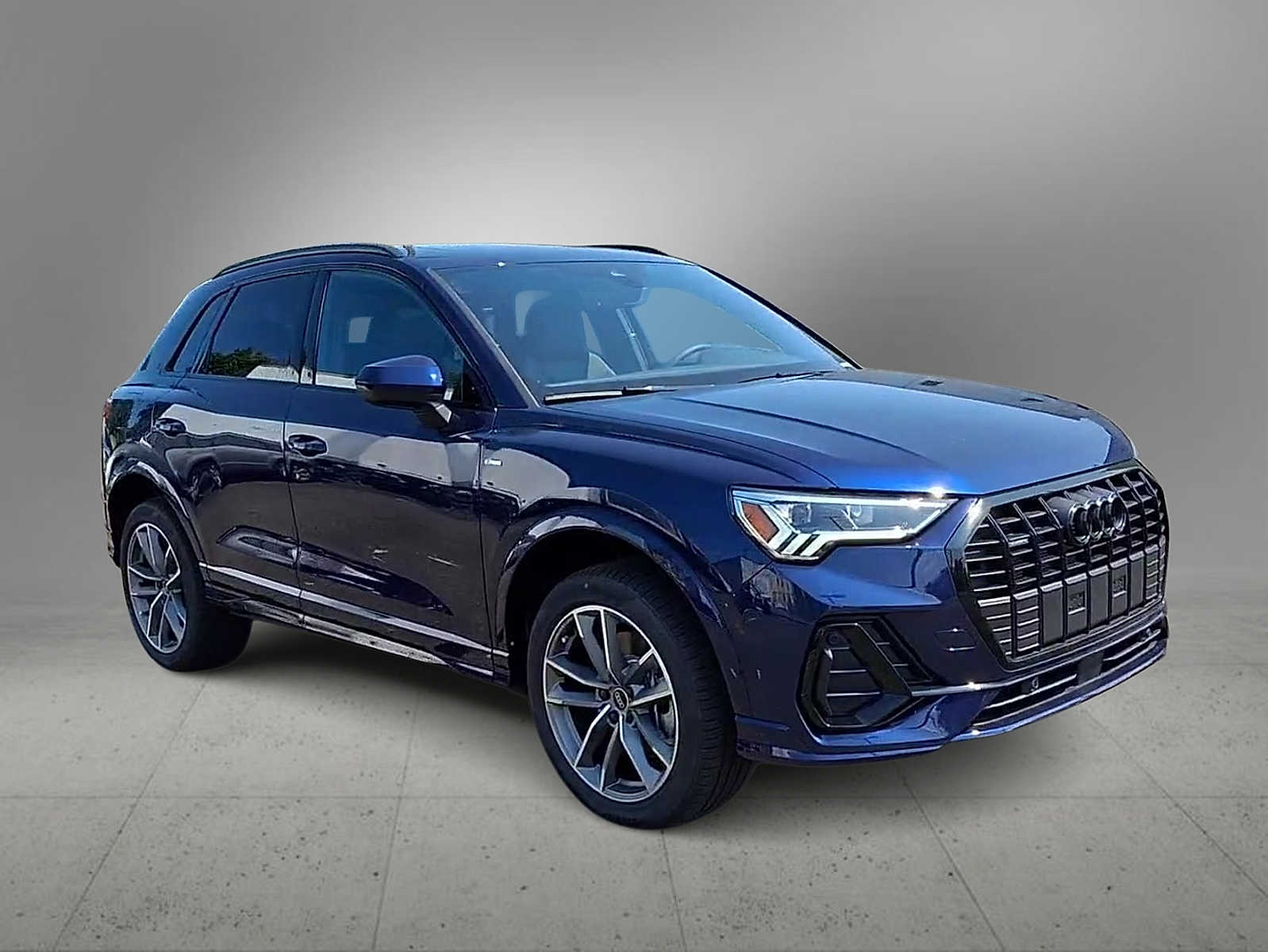 Thumbnail: 2025 Audi Q3 - 4