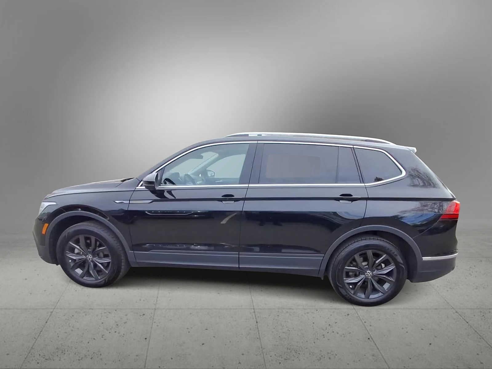 Thumbnail: 2024 Volkswagen Tiguan - 5