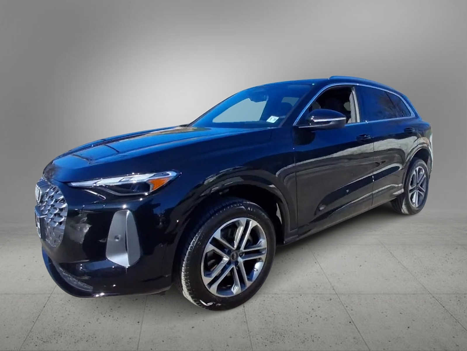 Thumbnail: 2025 Audi Q5 - 4