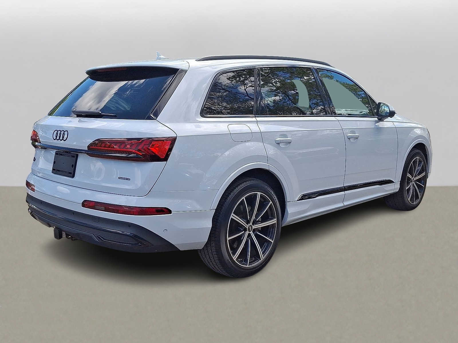 Thumbnail: 2023 Audi Q7 - 25