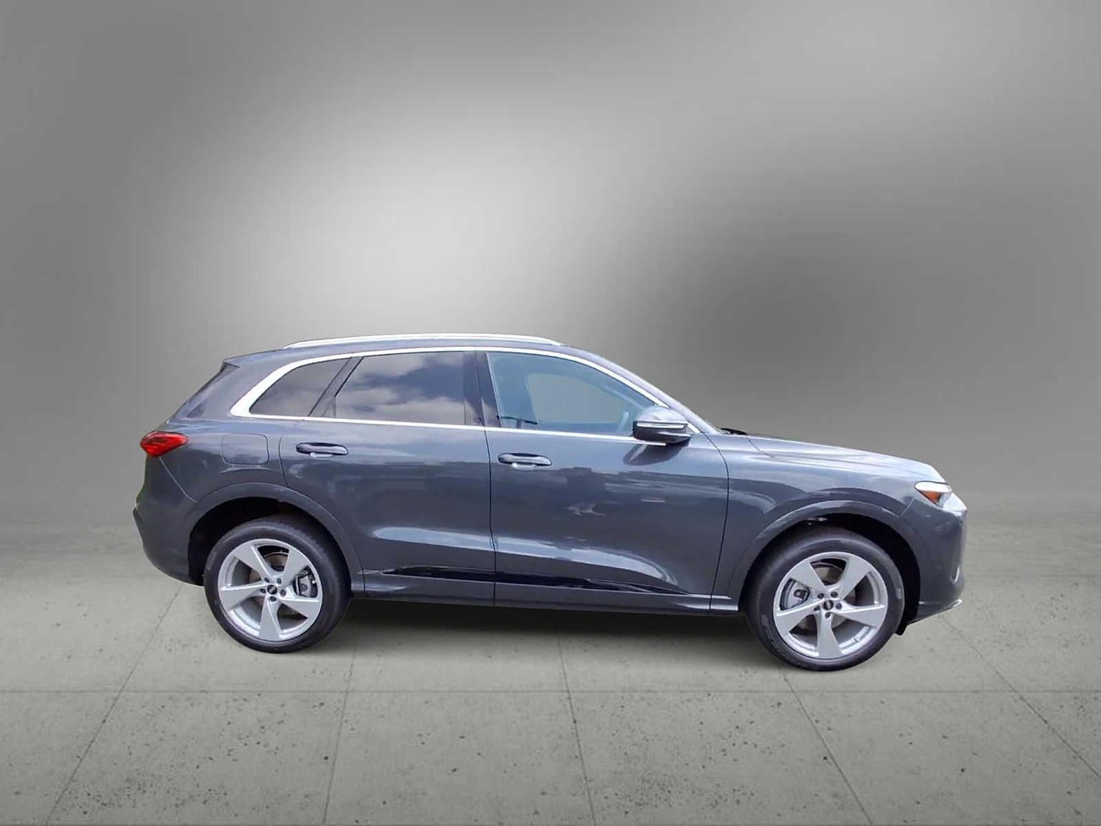 Thumbnail: 2025 Audi Q5 - 9