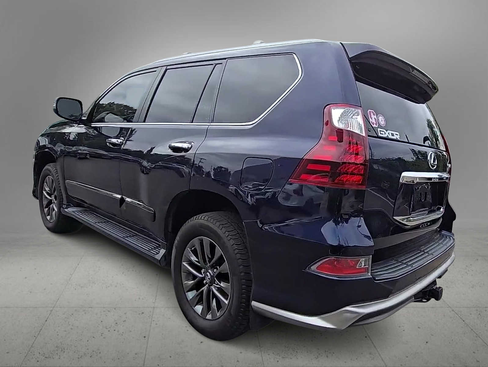 2019 Lexus GX 460 Luxury photo 3