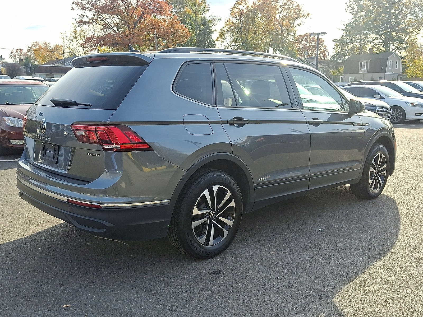 Thumbnail: 2024 Volkswagen Tiguan - 25