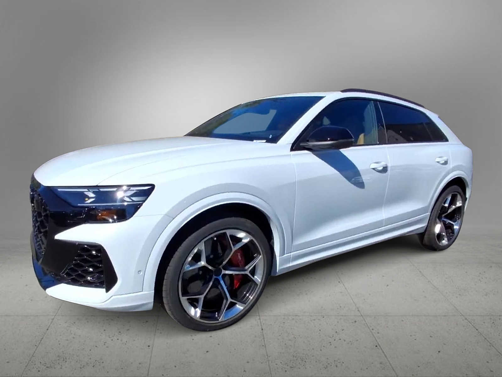 Thumbnail: 2026 Audi RS Q8 - 4