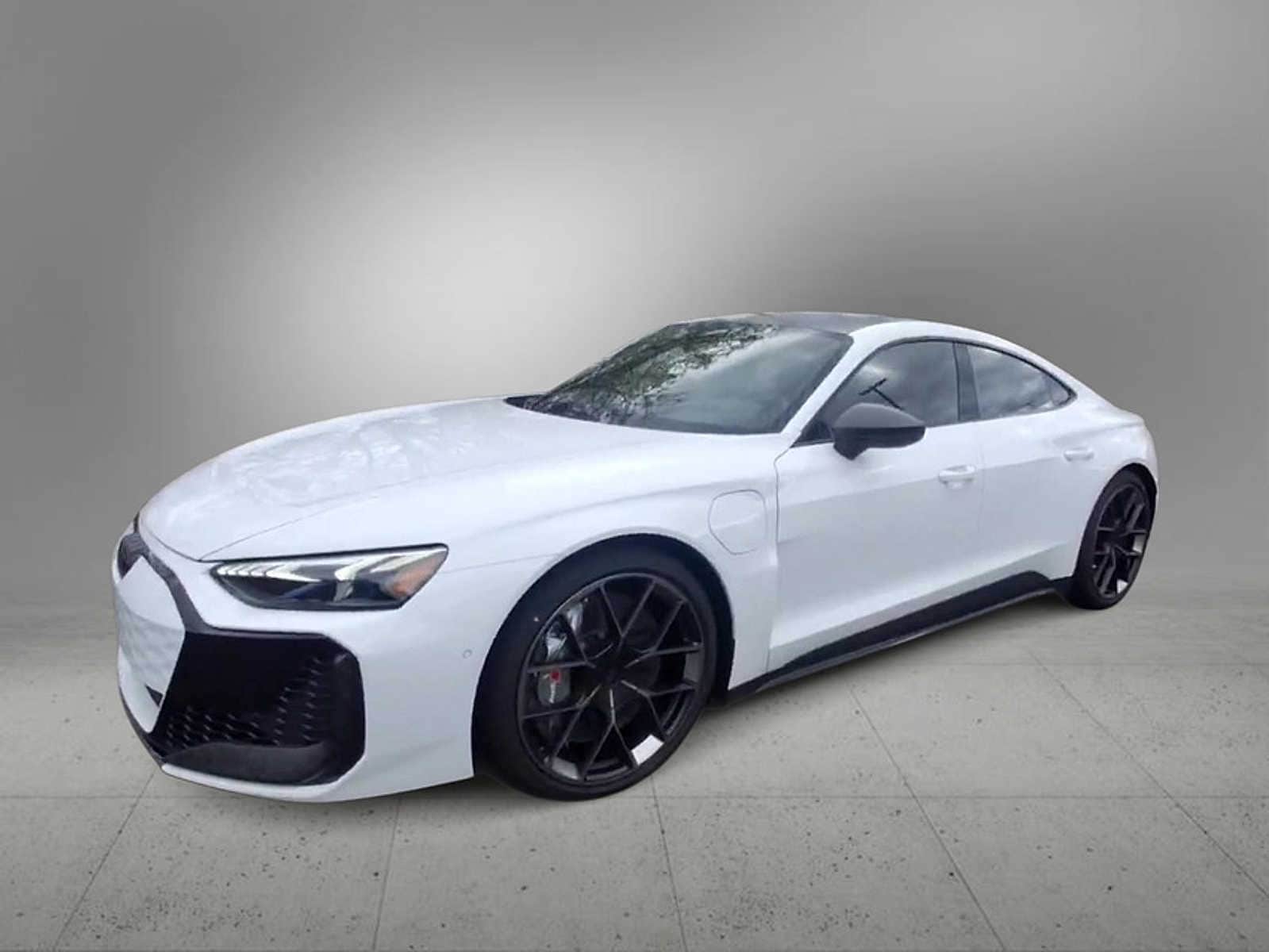 Thumbnail: 2025 Audi RS e-tron GT - 4