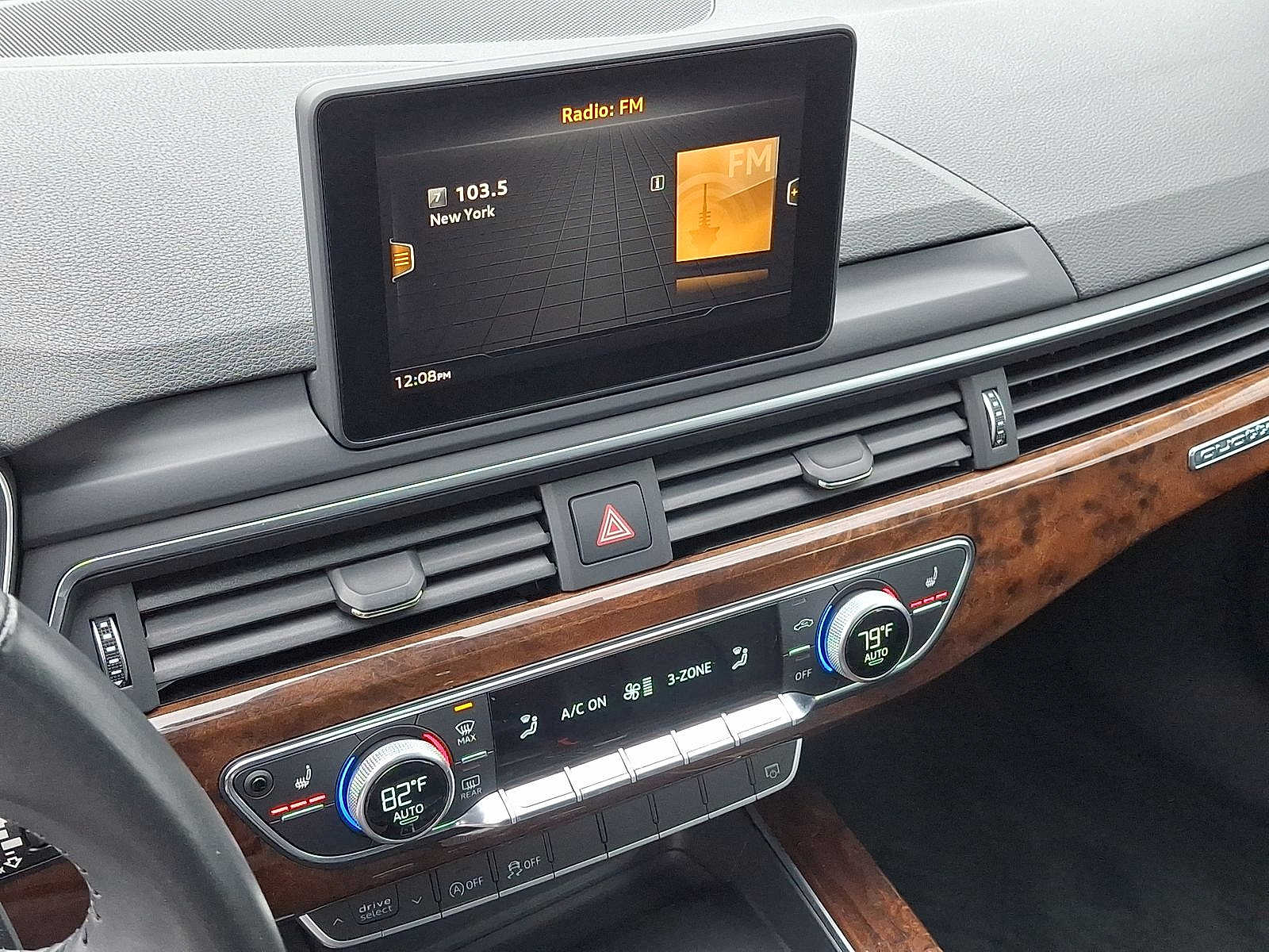 Thumbnail: 2019 Audi A4 - 14