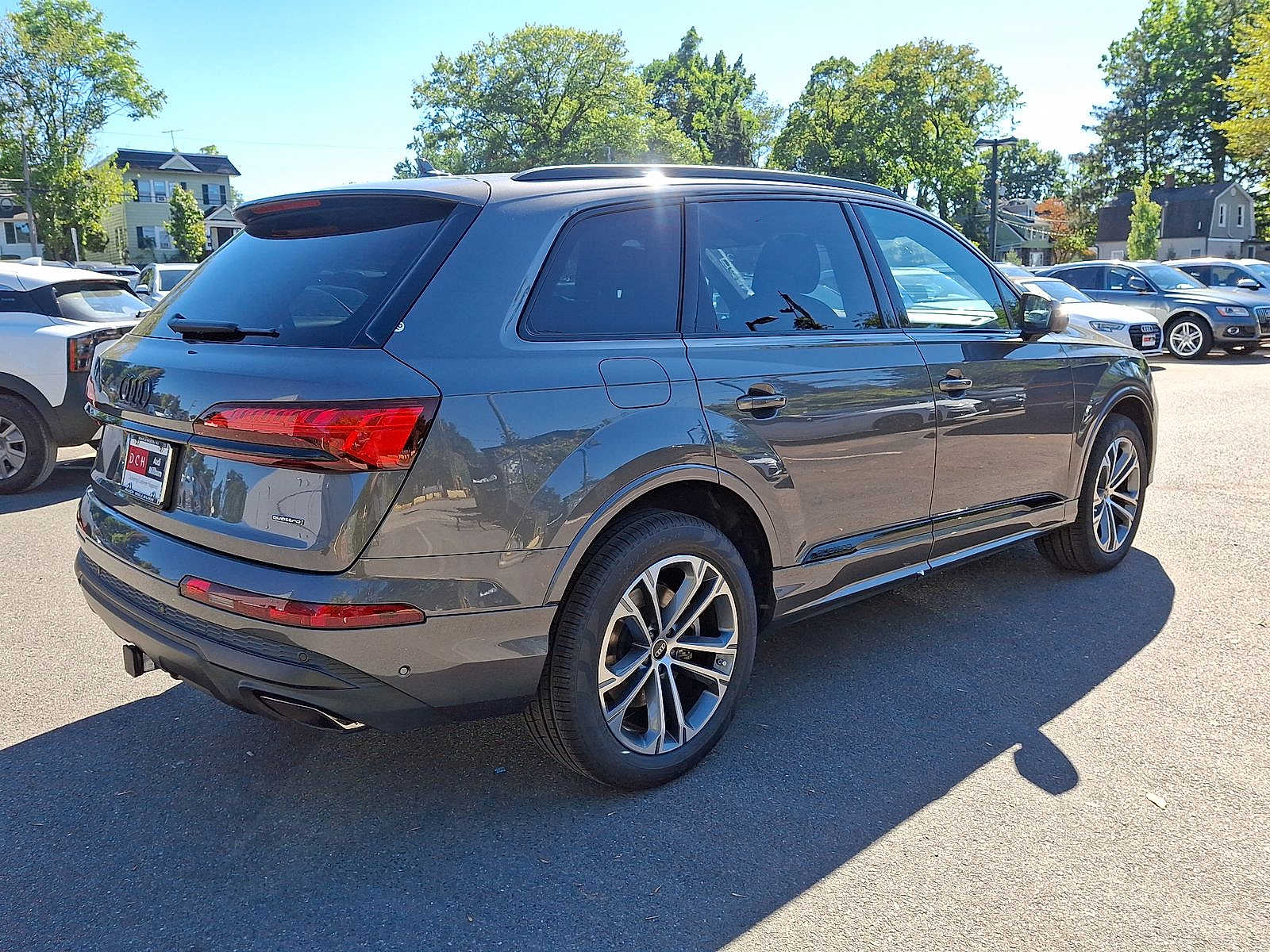 Thumbnail: 2026 Audi Q7 - 12