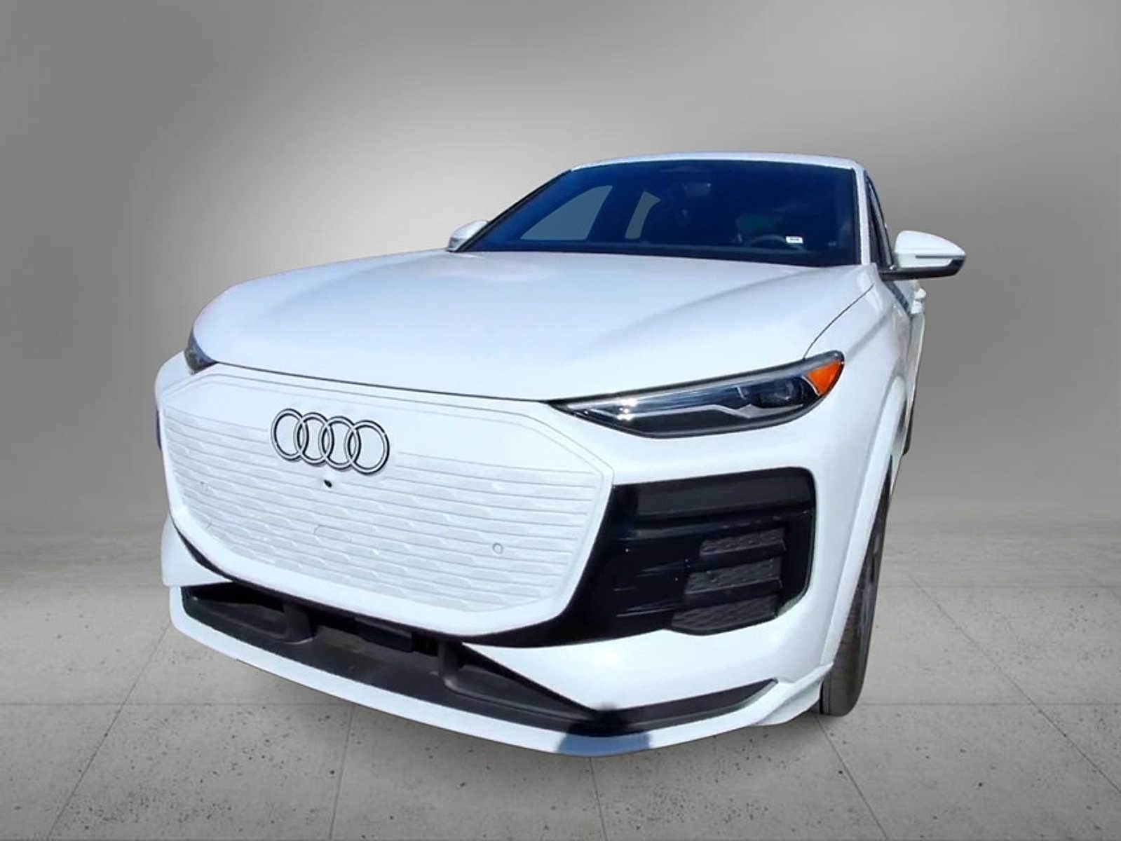 Thumbnail: 2025 Audi Q6 e-tron - 3