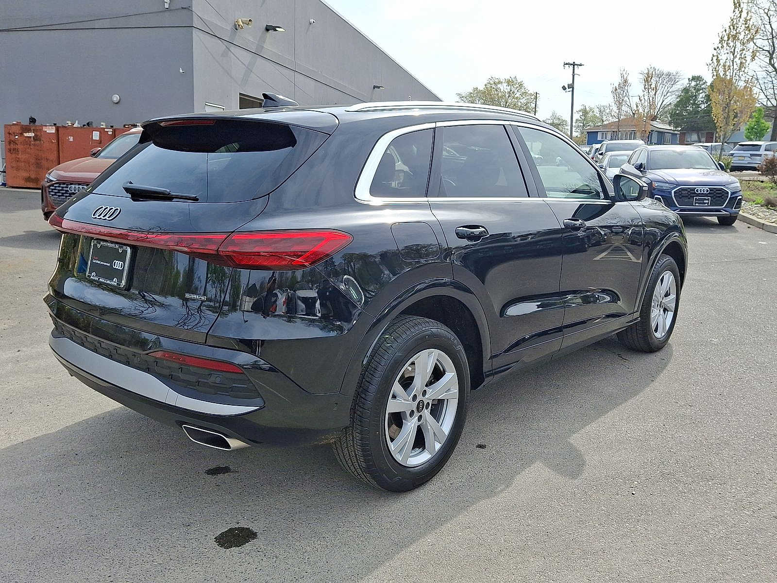 Thumbnail: 2025 Audi Q5 - 25