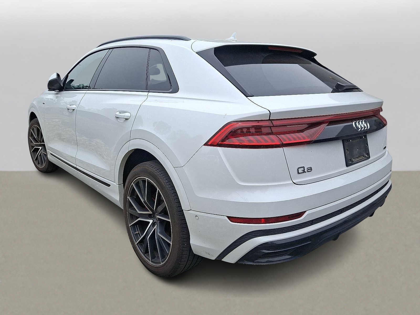 Thumbnail: 2023 Audi Q8 - 4