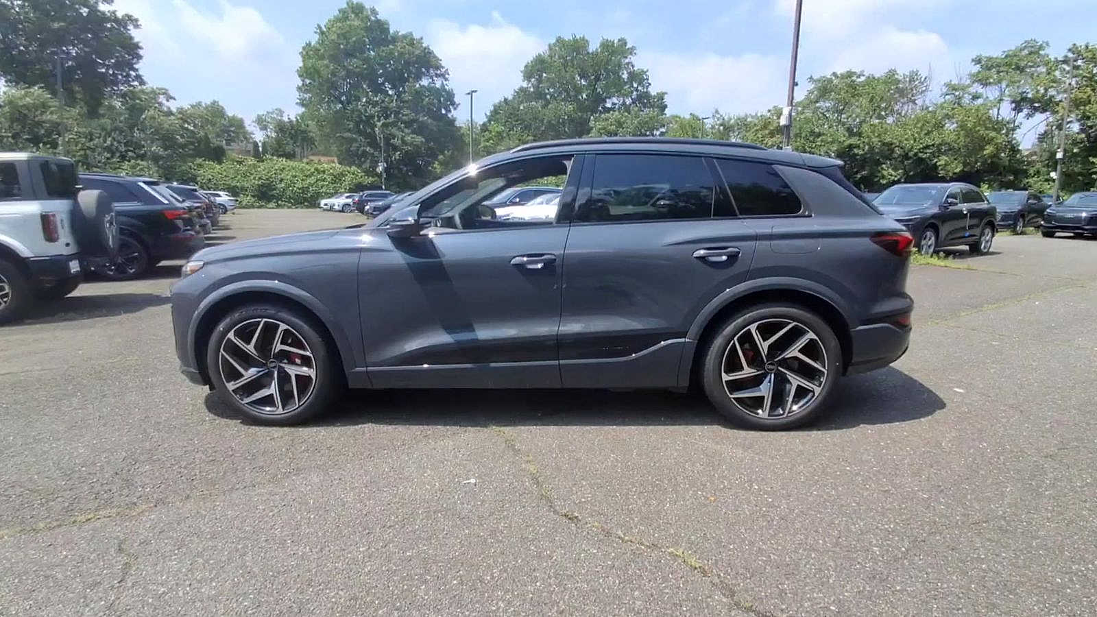 Thumbnail: 2025 Audi SQ6 e-tron - 5