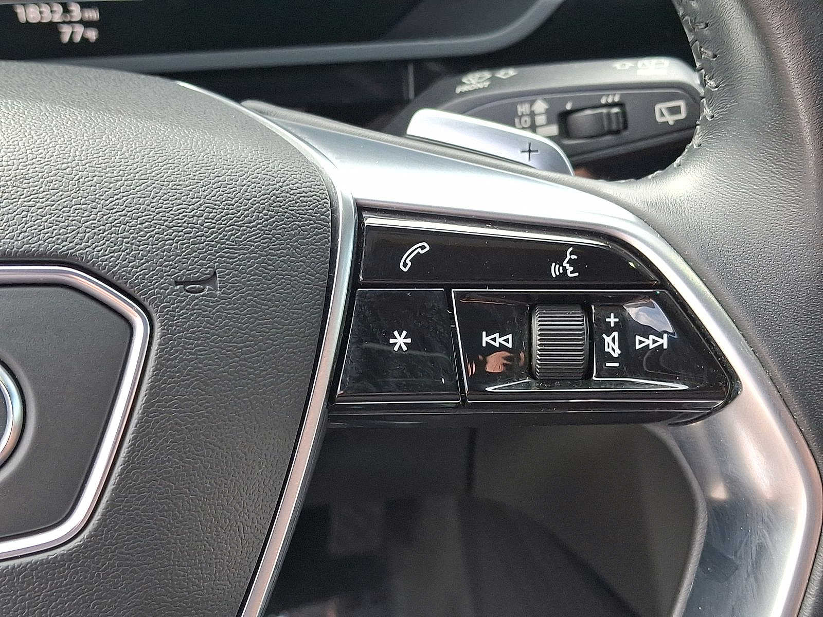 Thumbnail: 2021 Audi e-tron - 18