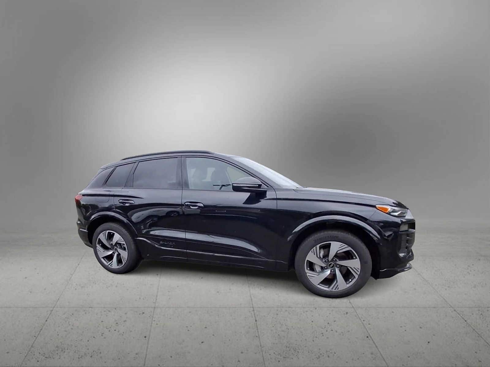 Thumbnail: 2025 Audi Q6 e-tron - 9