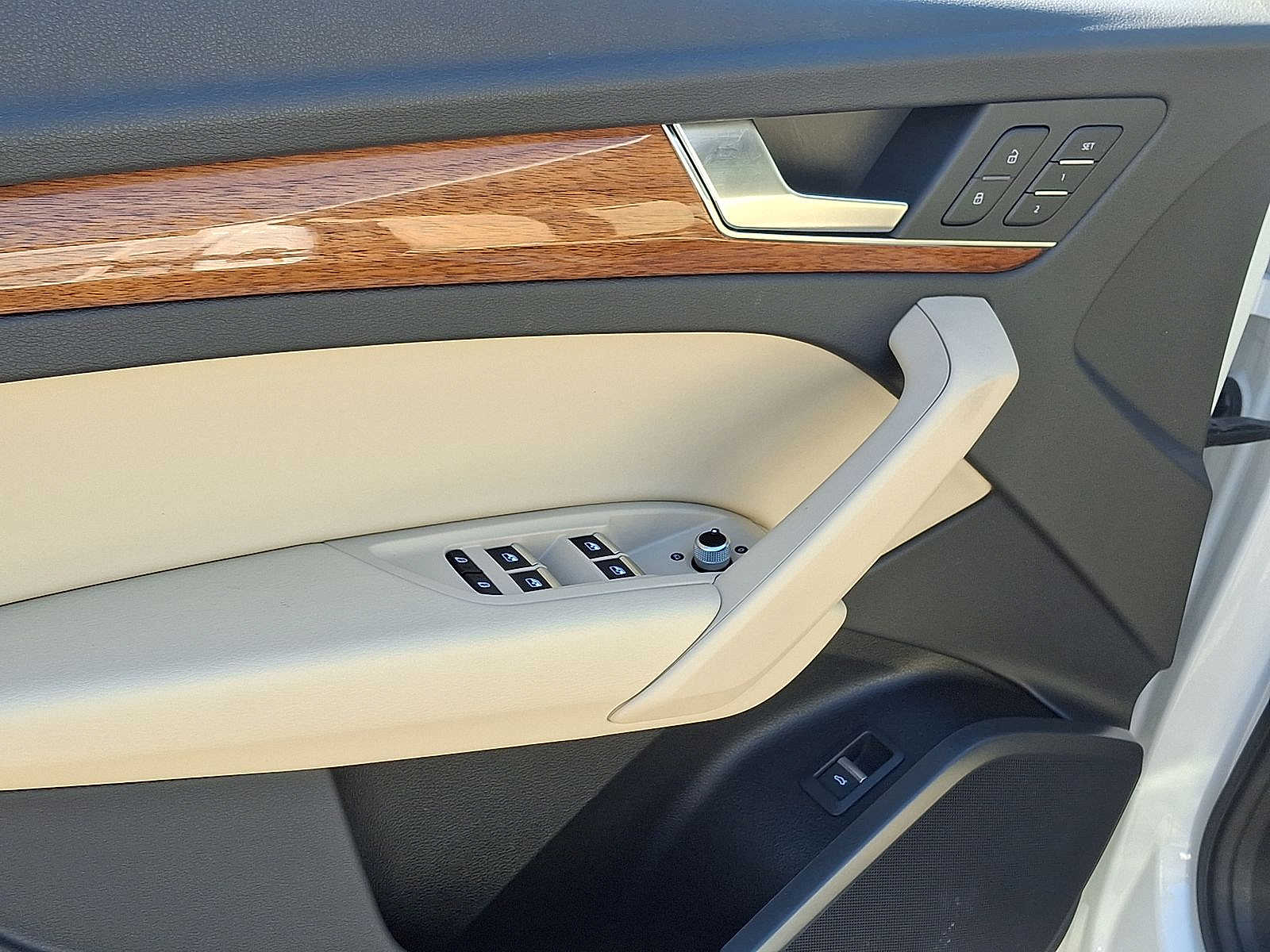 Thumbnail: 2023 Audi Q5 - 10