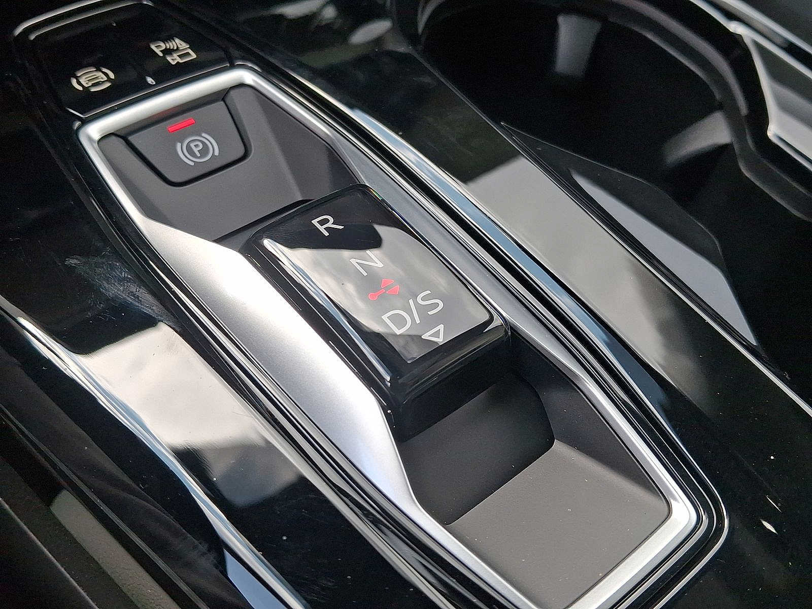 Thumbnail: 2025 Audi Q5 - 13