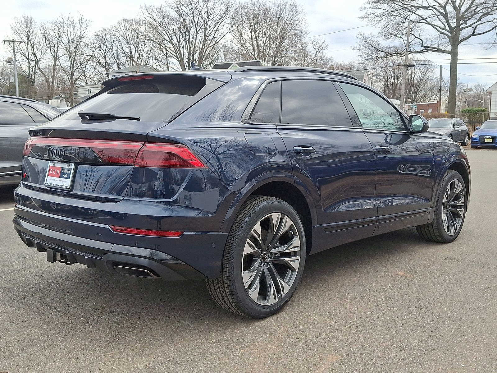 Thumbnail: 2025 Audi Q8 - 12