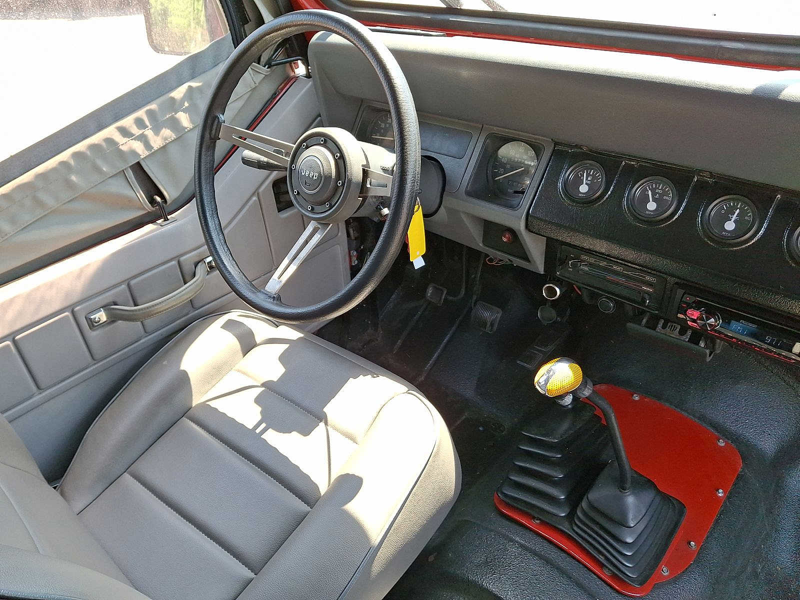 Thumbnail: 1990 Jeep Wrangler - 15
