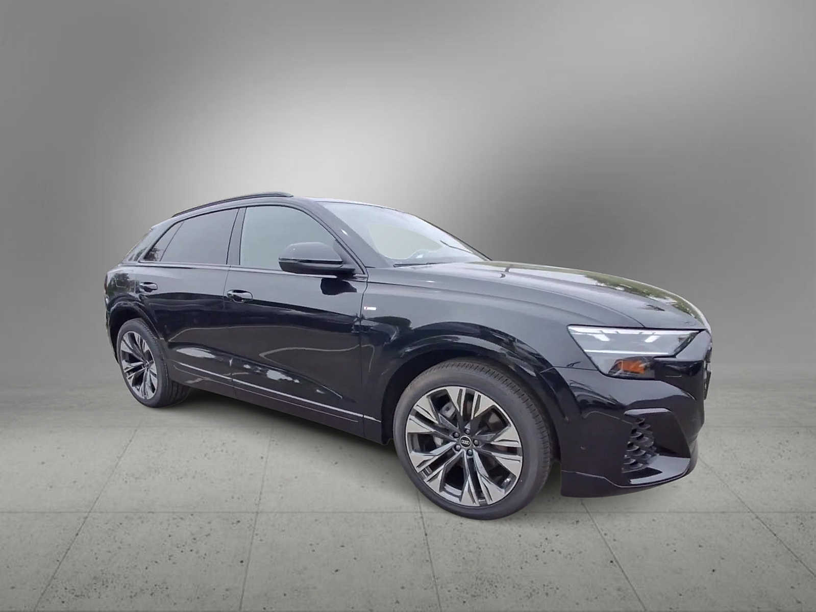 Thumbnail: 2026 Audi Q8 - 2