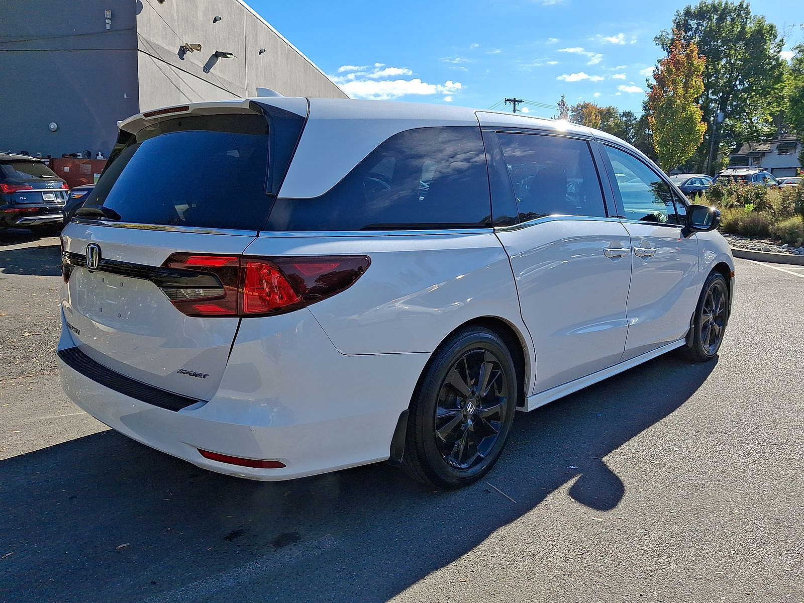 Thumbnail: 2023 Honda Odyssey - 25