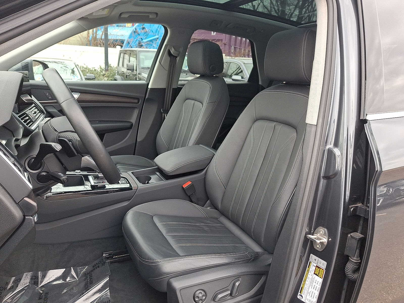 Thumbnail: 2023 Audi Q5 - 11