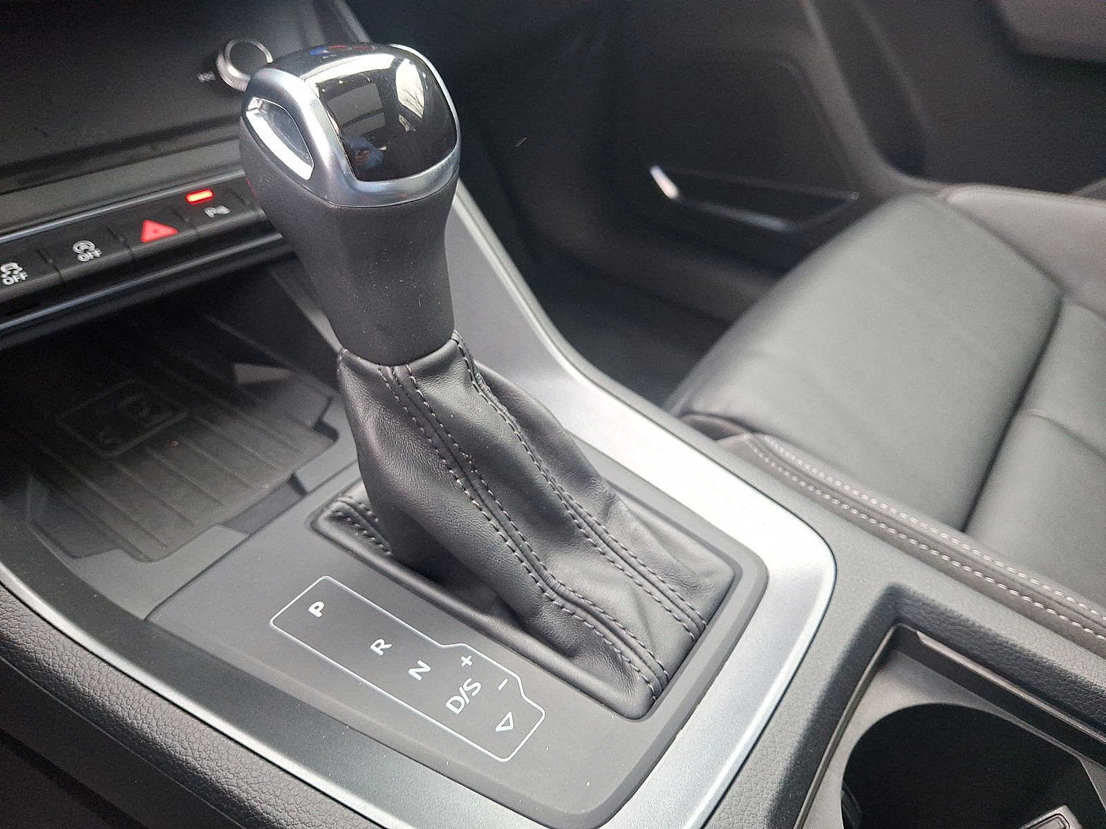 Thumbnail: 2020 Audi Q3 - 12