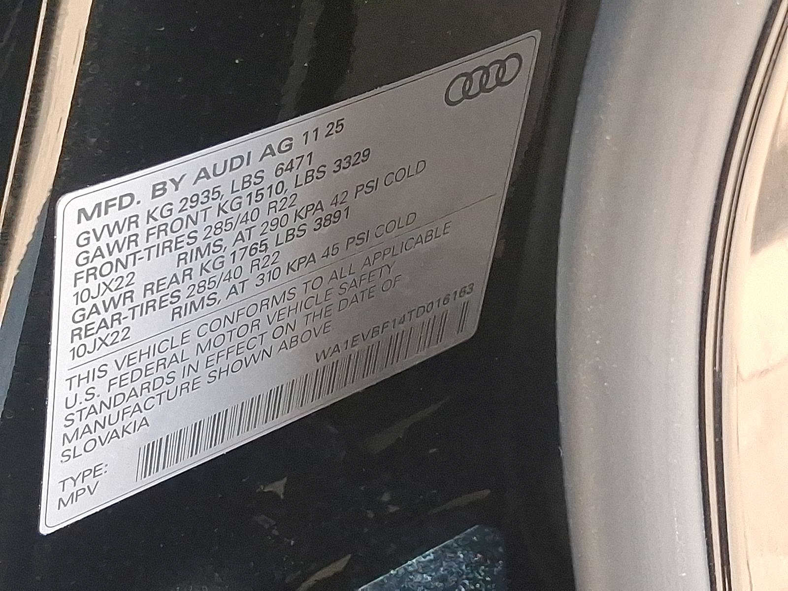 Thumbnail: 2026 Audi Q8 - 16