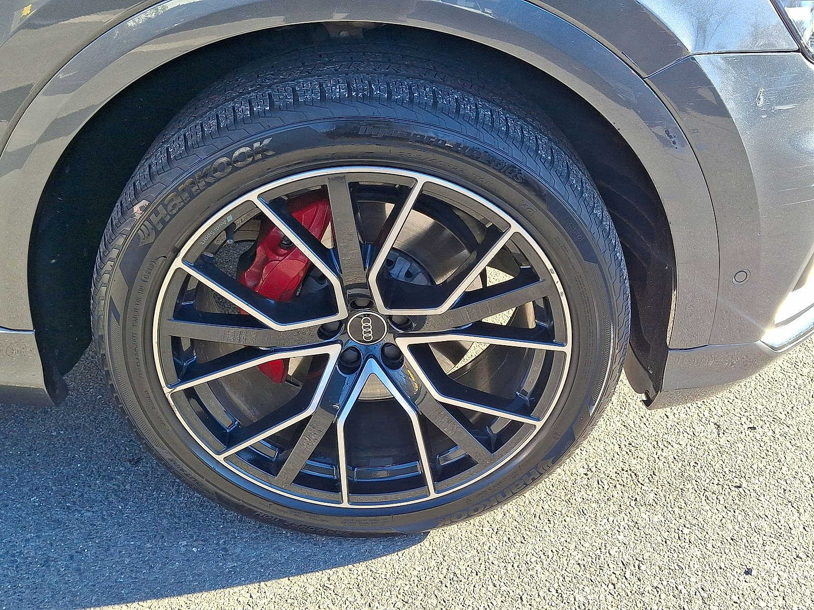 Thumbnail: 2021 Audi Q8 - 27