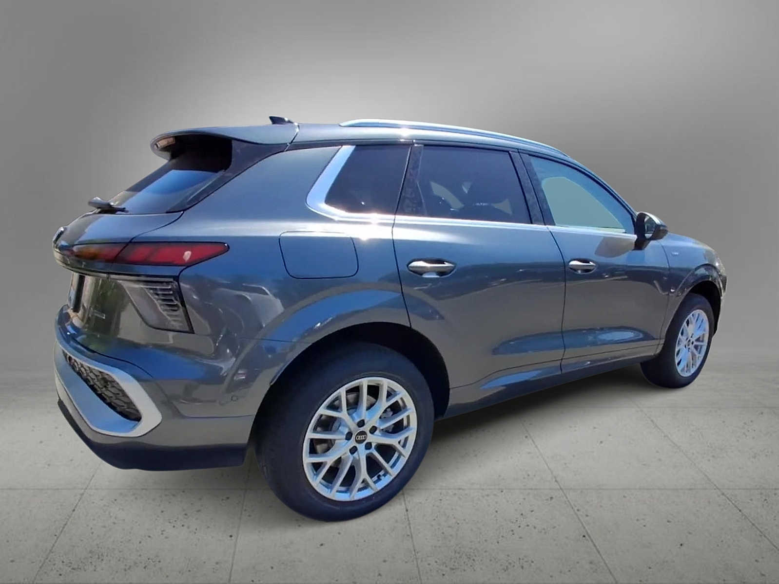 Thumbnail: 2026 Audi Q3 - 8