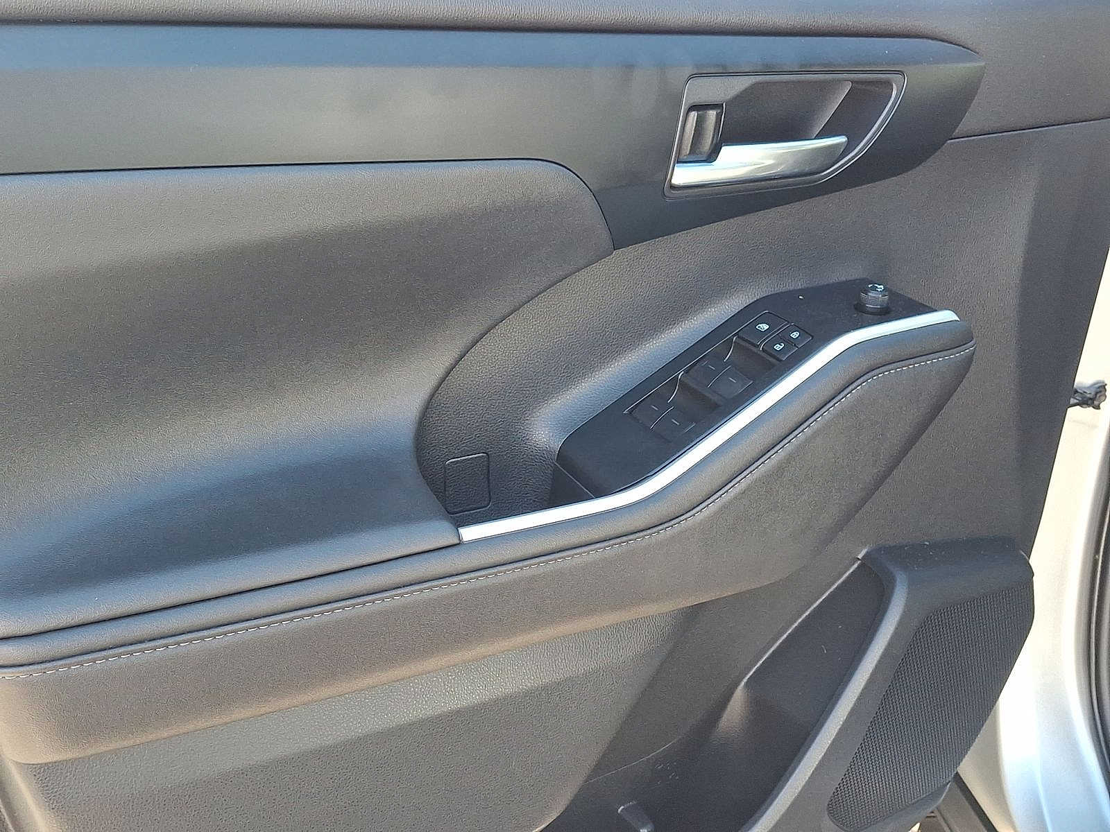 Thumbnail: 2020 Toyota Highlander - 10