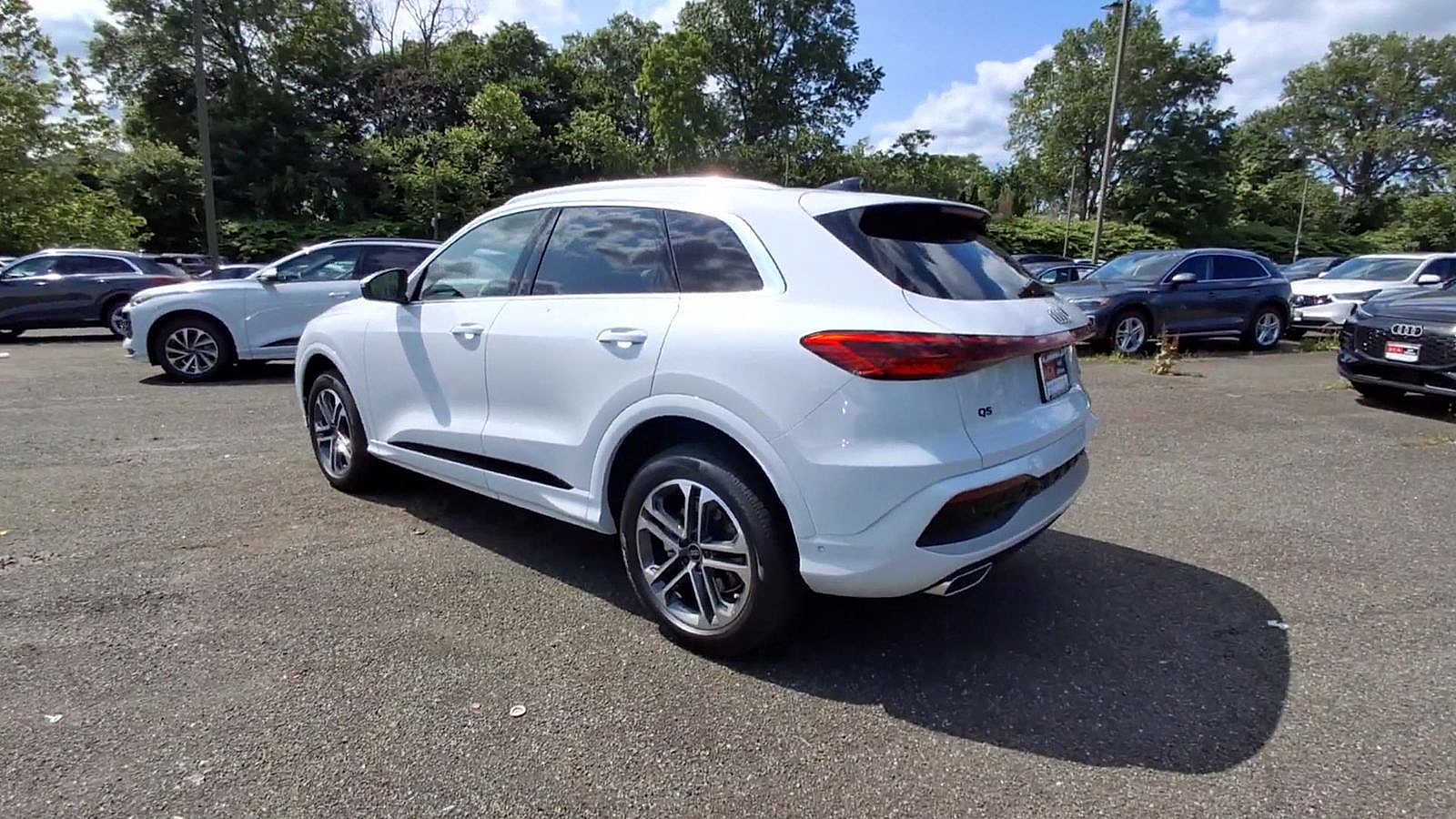 Thumbnail: 2025 Audi Q5 - 6