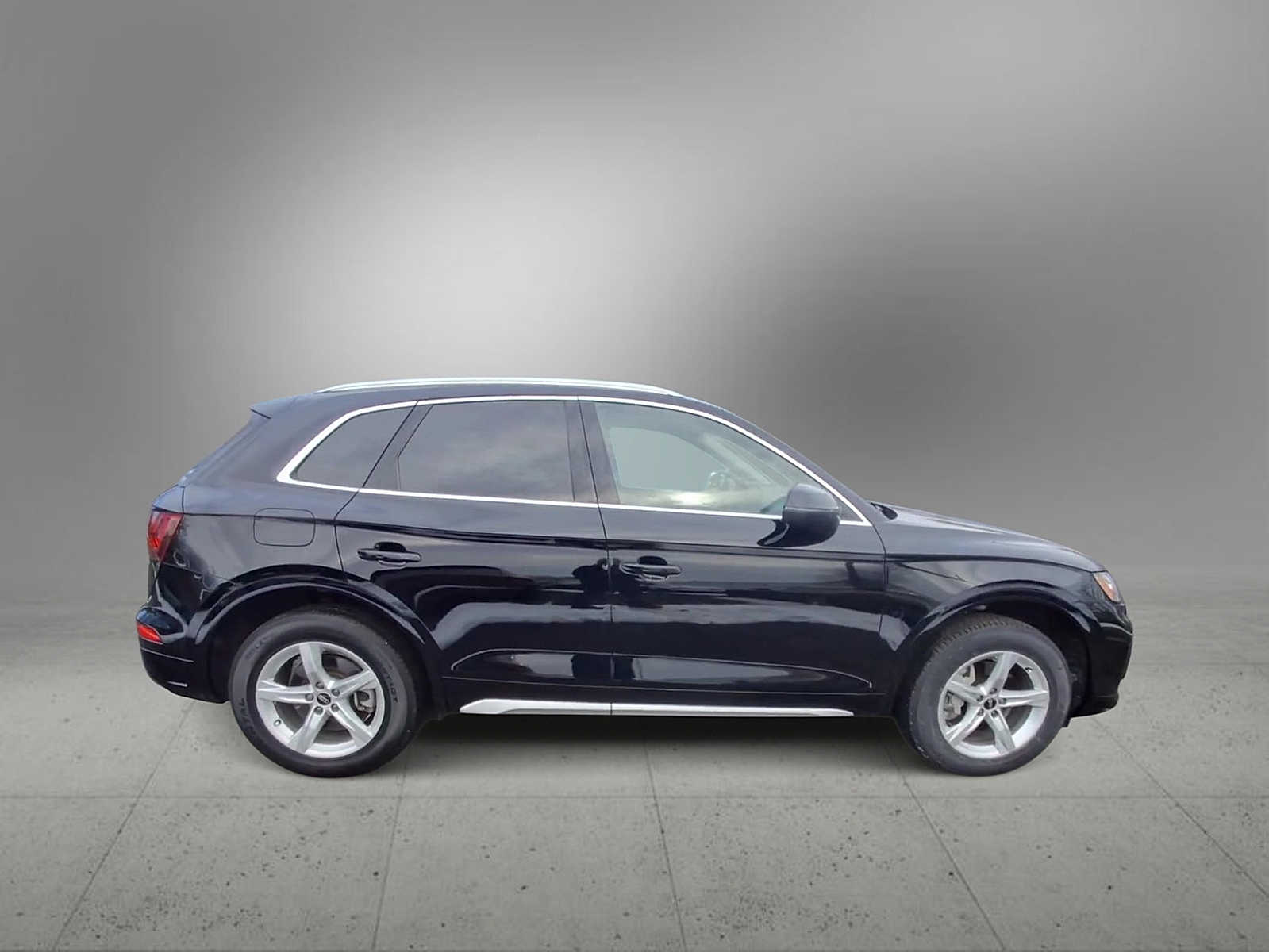 Thumbnail: 2023 Audi Q5 - 9