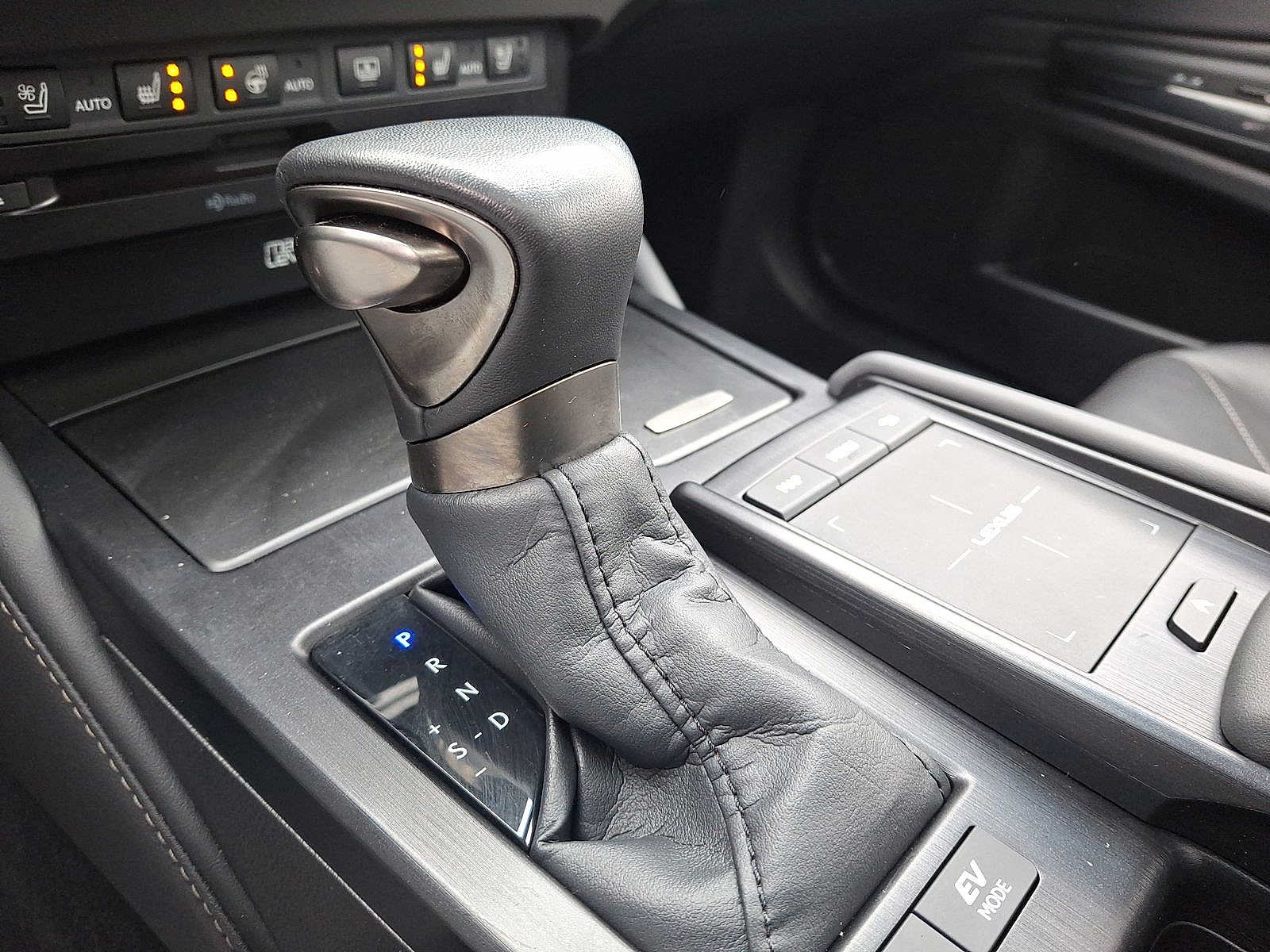 Thumbnail: 2022 Lexus ES - 12