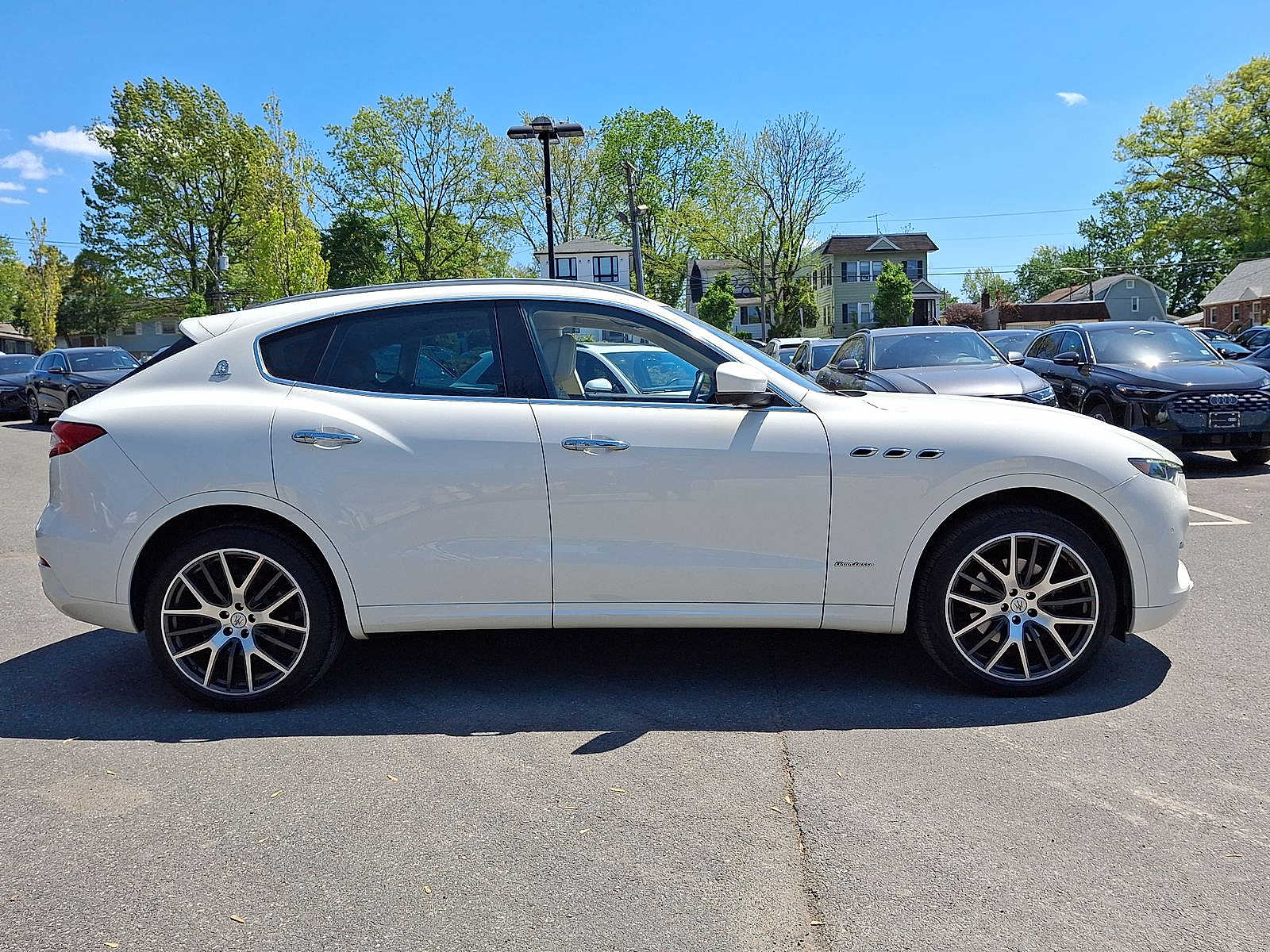Thumbnail: 2020 Maserati Levante - 23