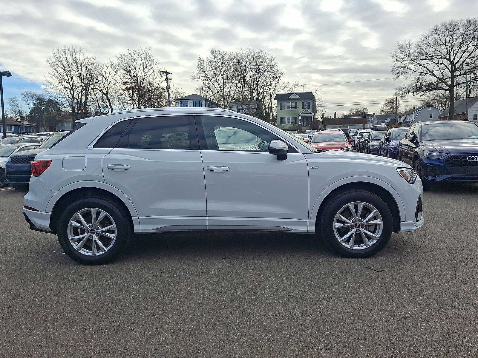 Thumbnail: 2022 Audi Q3 - 26