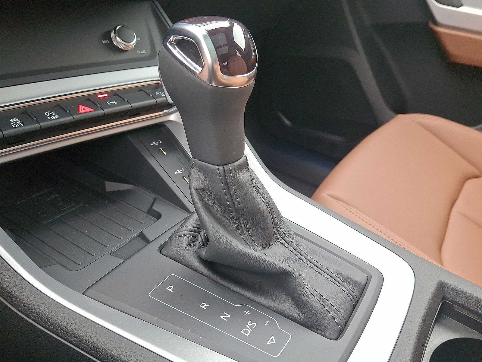 Thumbnail: 2025 Audi Q3 - 13