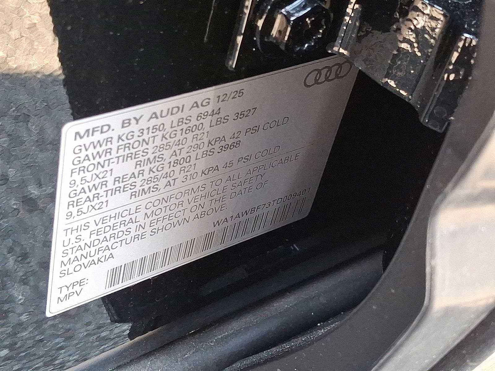 Thumbnail: 2026 Audi SQ7 - 17