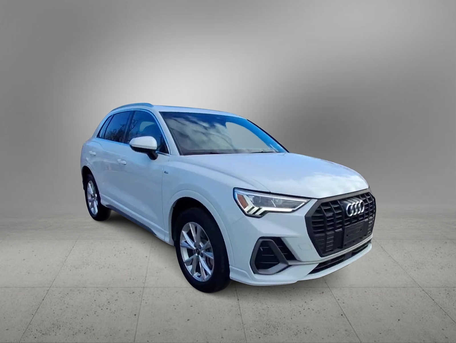 Thumbnail: 2022 Audi Q3 - 2