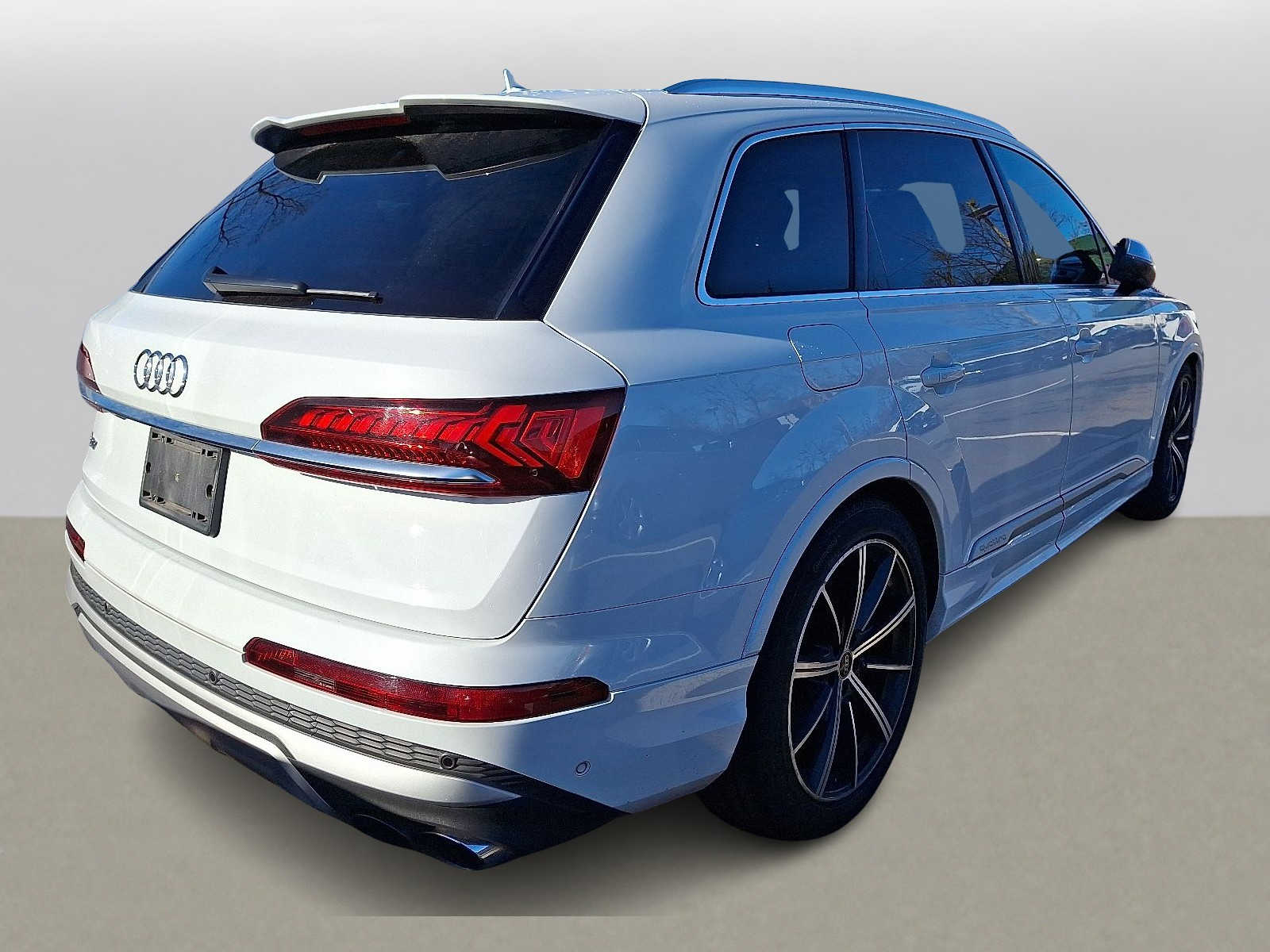 Thumbnail: 2022 Audi SQ7 - 3