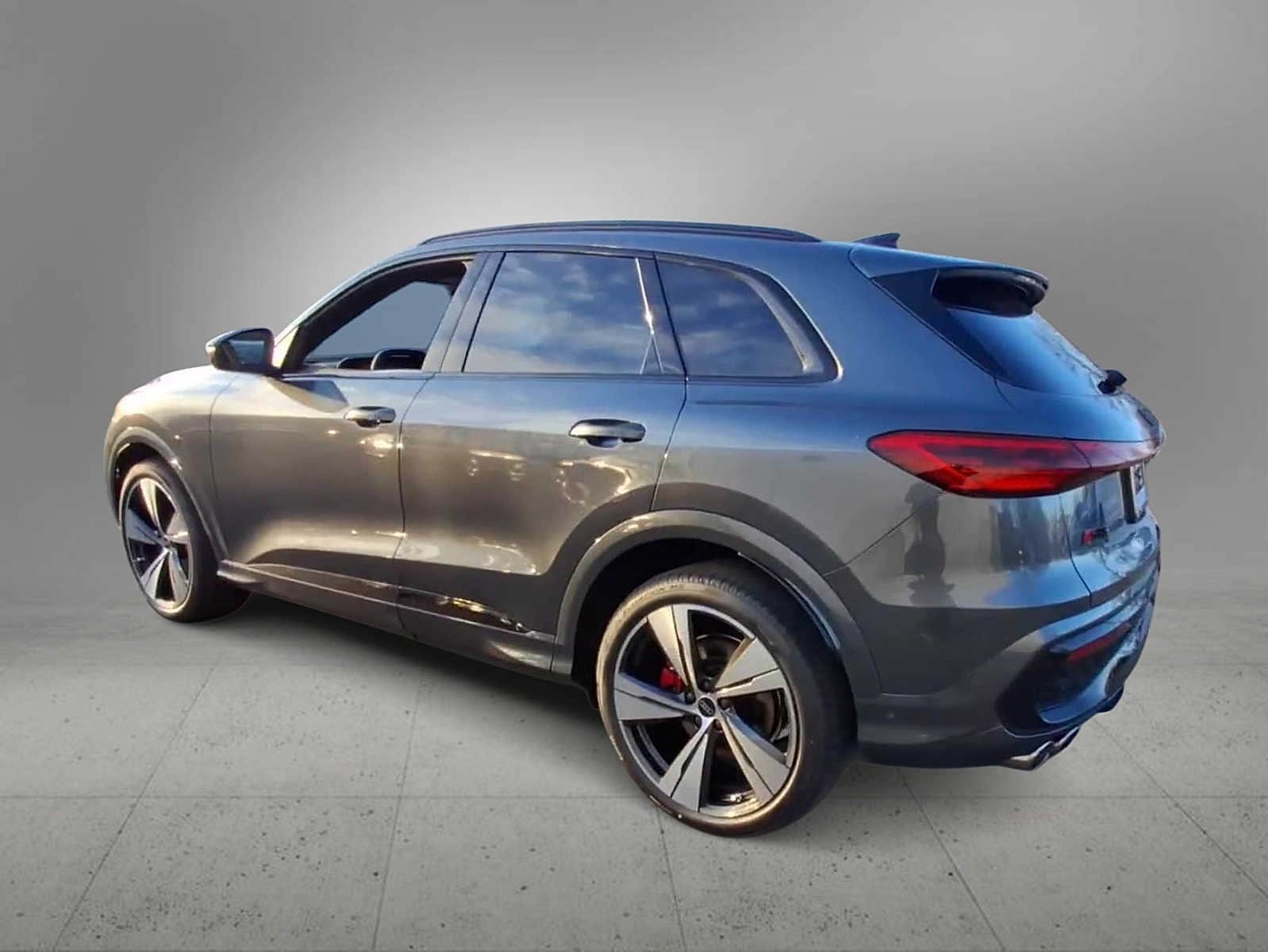 Thumbnail: 2025 Audi SQ5 - 6