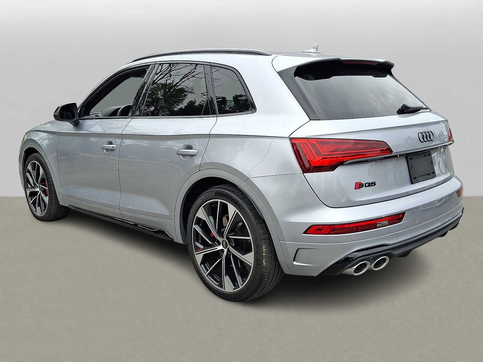 Thumbnail: 2023 Audi SQ5 - 21