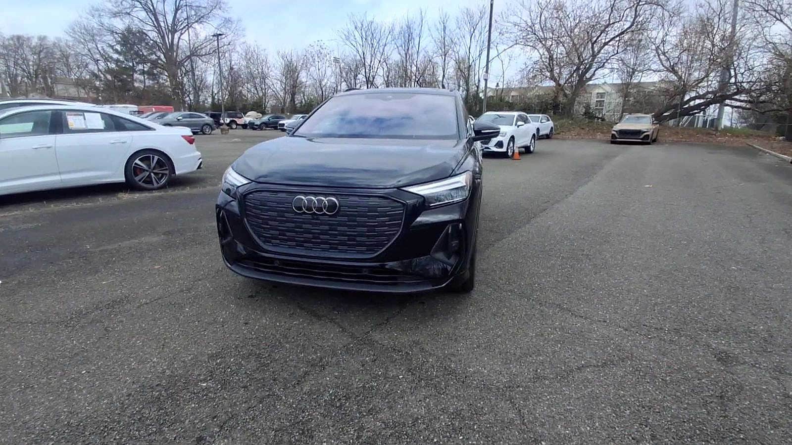 Thumbnail: 2025 Audi Q4 e-tron - 3