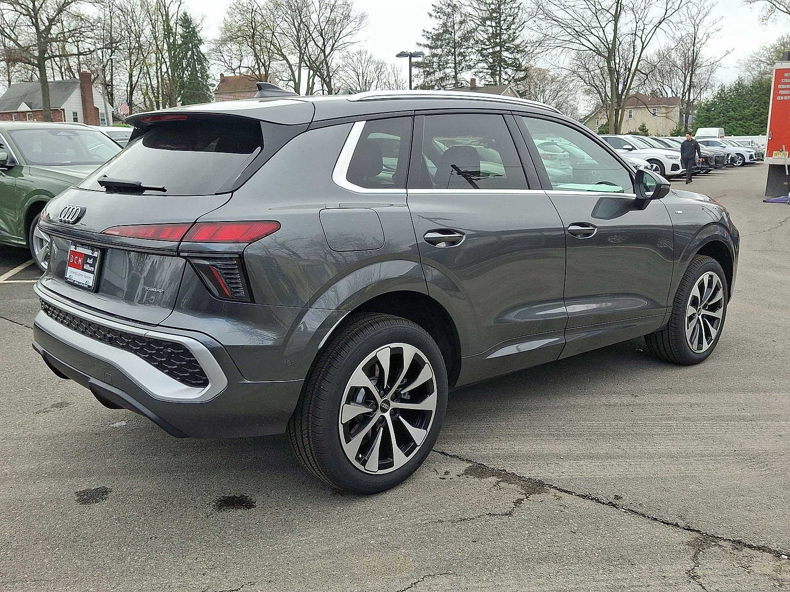 Thumbnail: 2026 Audi Q3 - 11