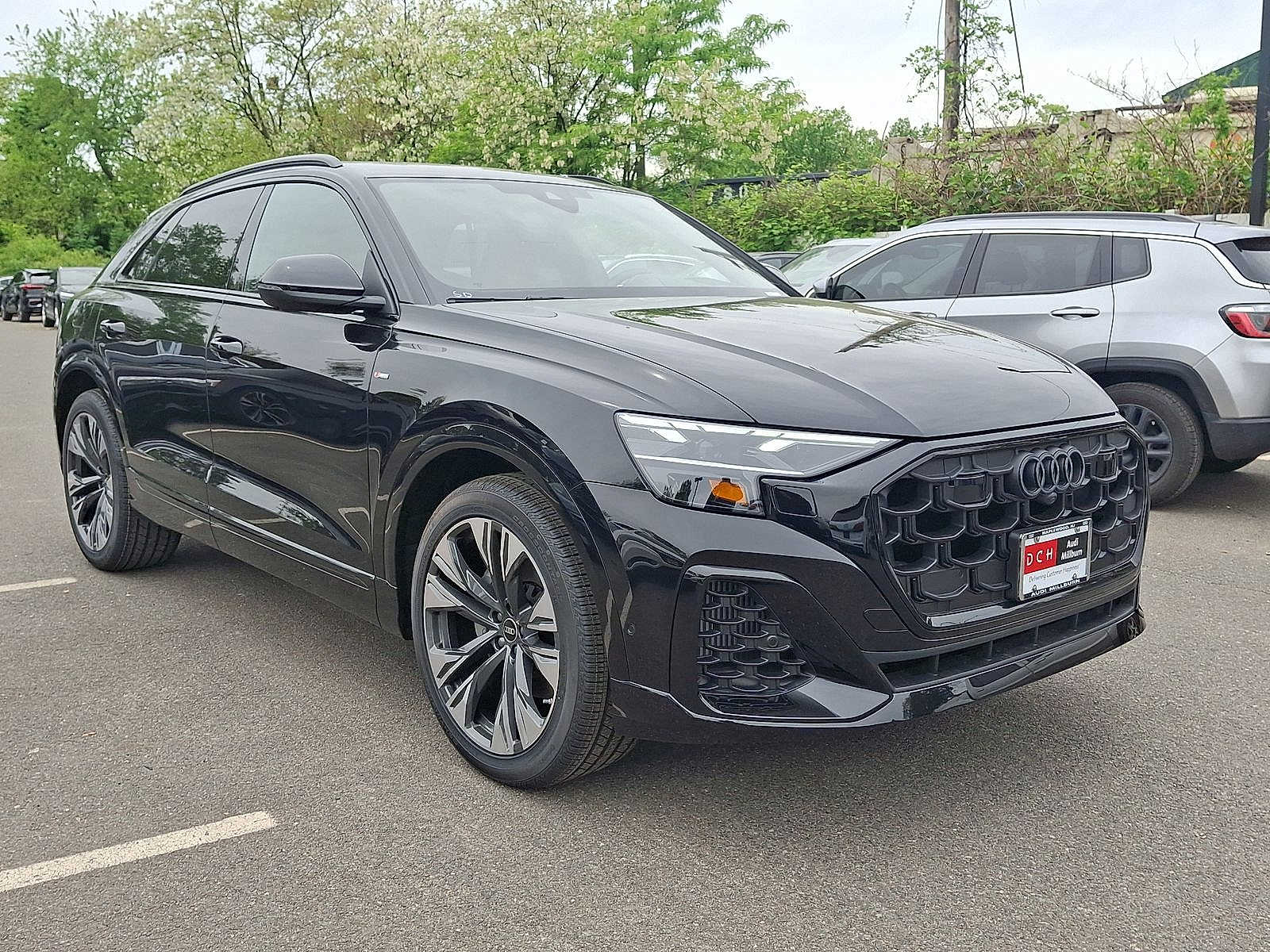 Thumbnail: 2026 Audi Q8 - 10