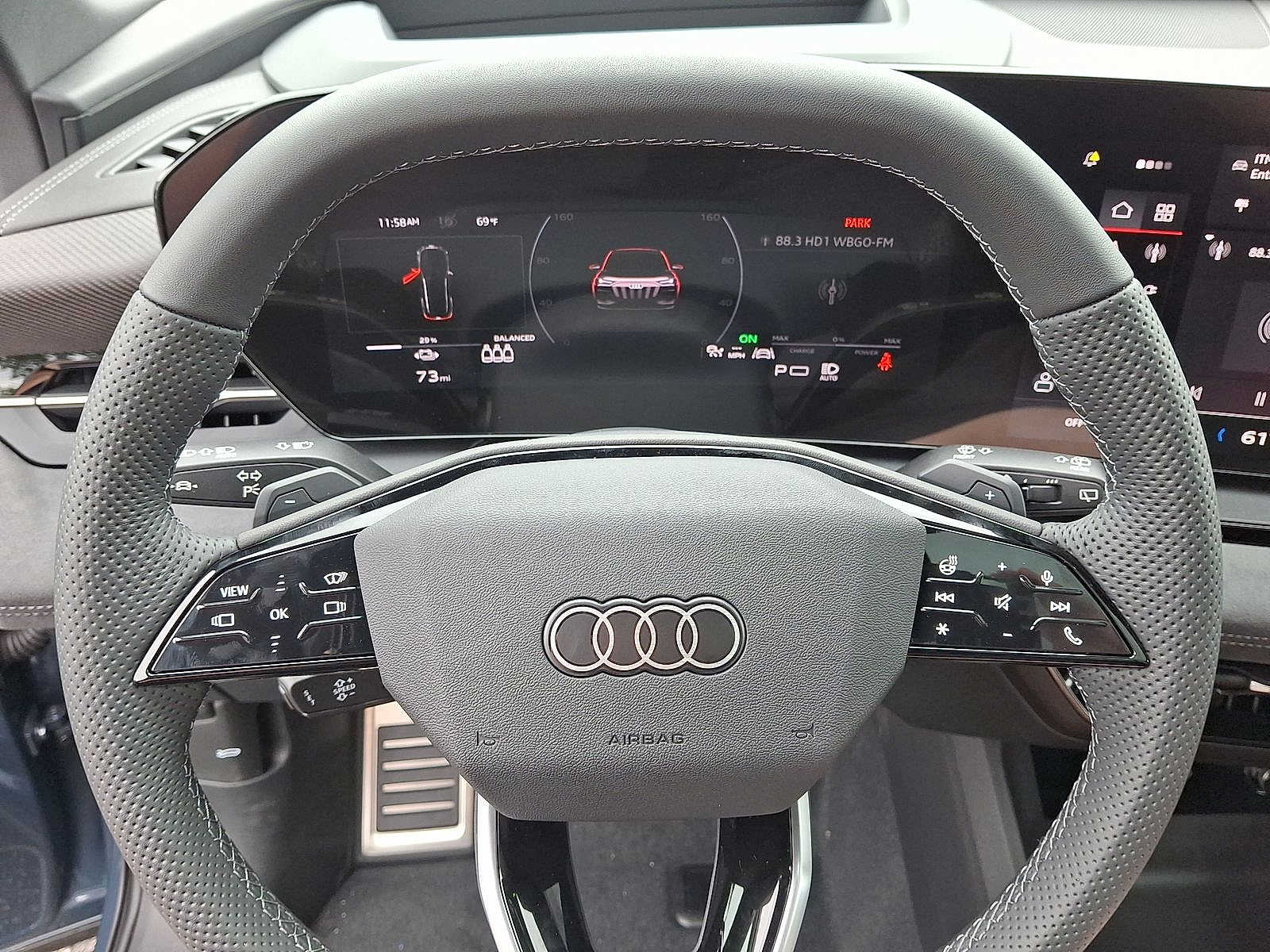 Thumbnail: 2025 Audi SQ6 e-tron - 16