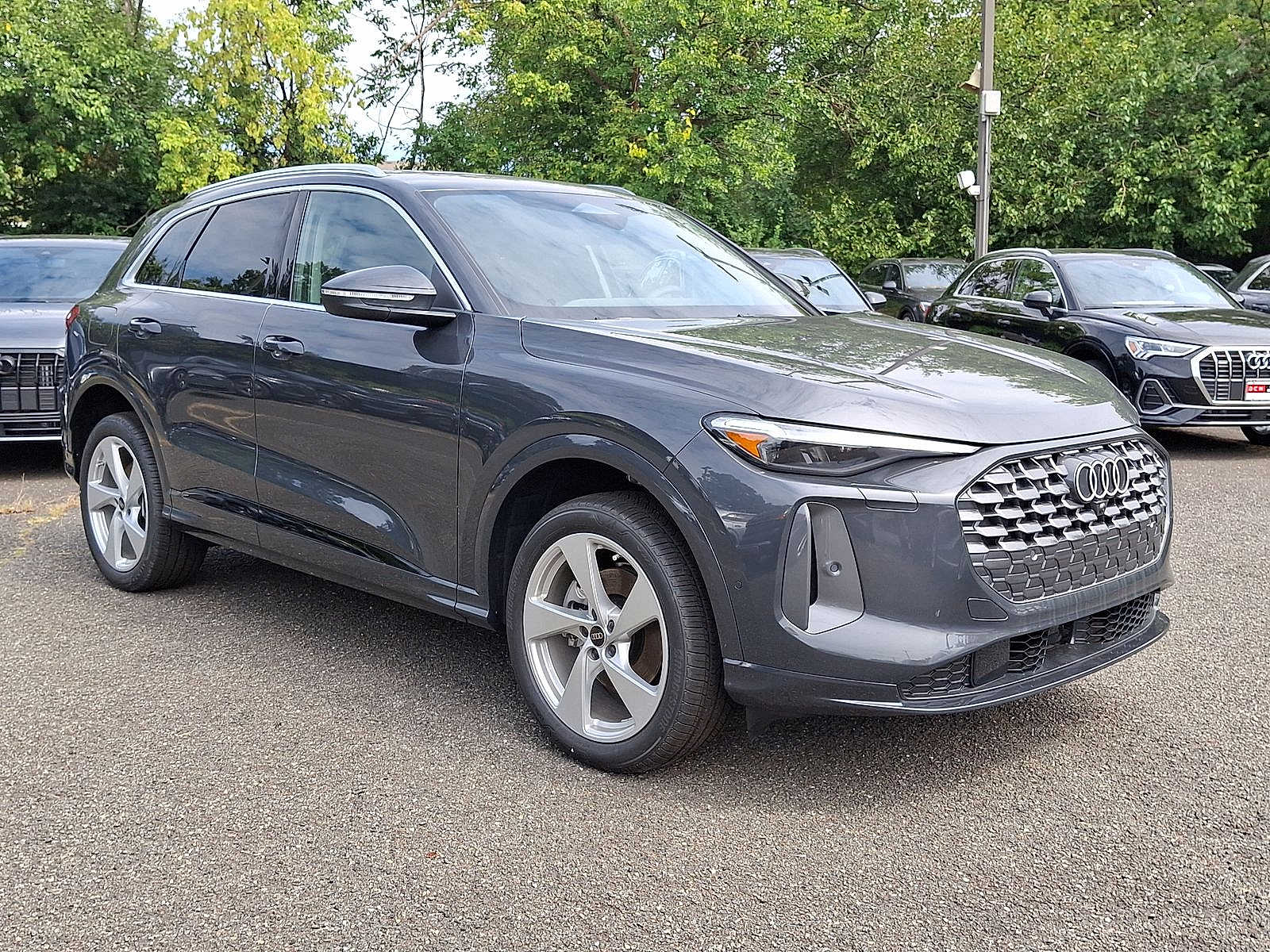 Thumbnail: 2025 Audi Q5 - 10