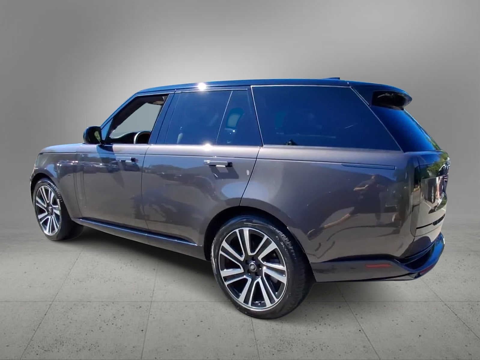 Thumbnail: 2023 Land Rover Range Rover - 6