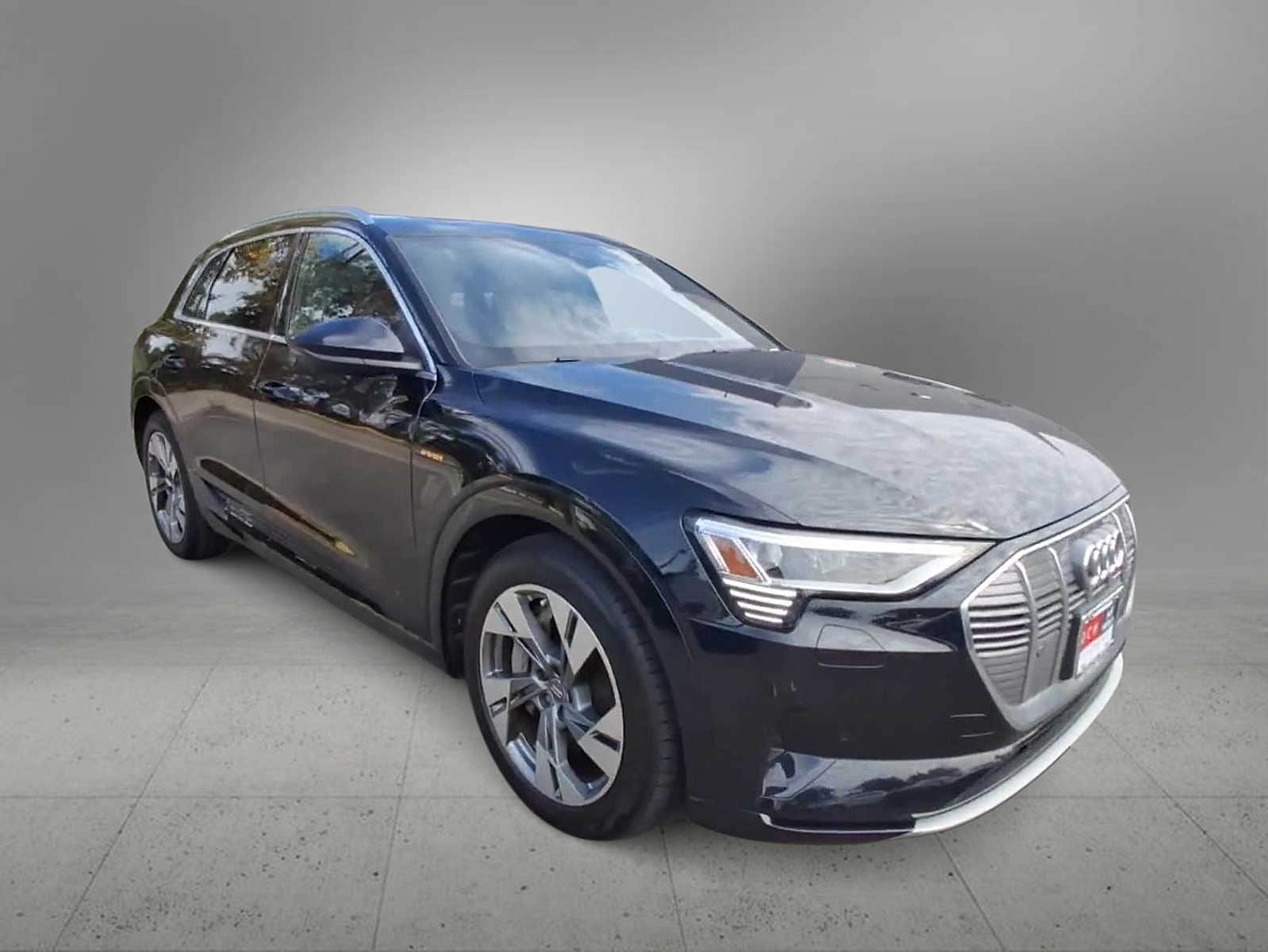 Thumbnail: 2021 Audi e-tron - 2