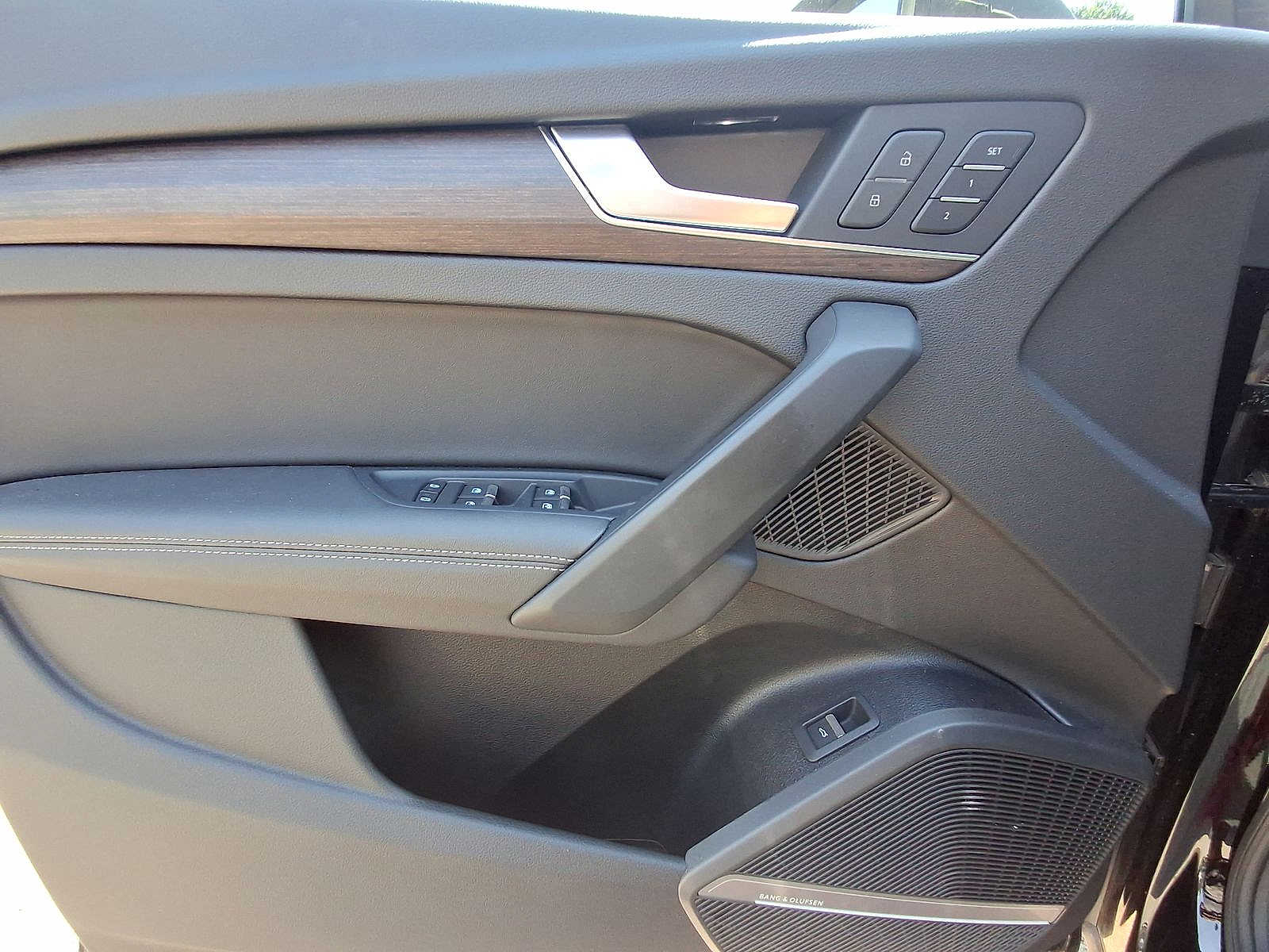Thumbnail: 2023 Audi Q5 - 10