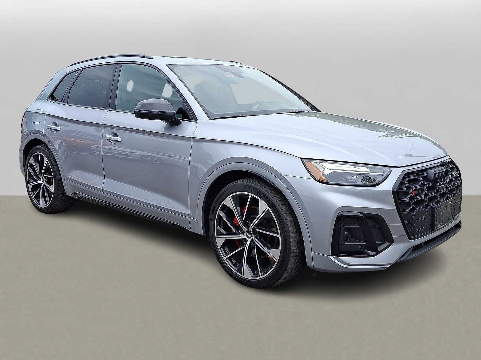 Thumbnail: 2023 Audi SQ5 - 24